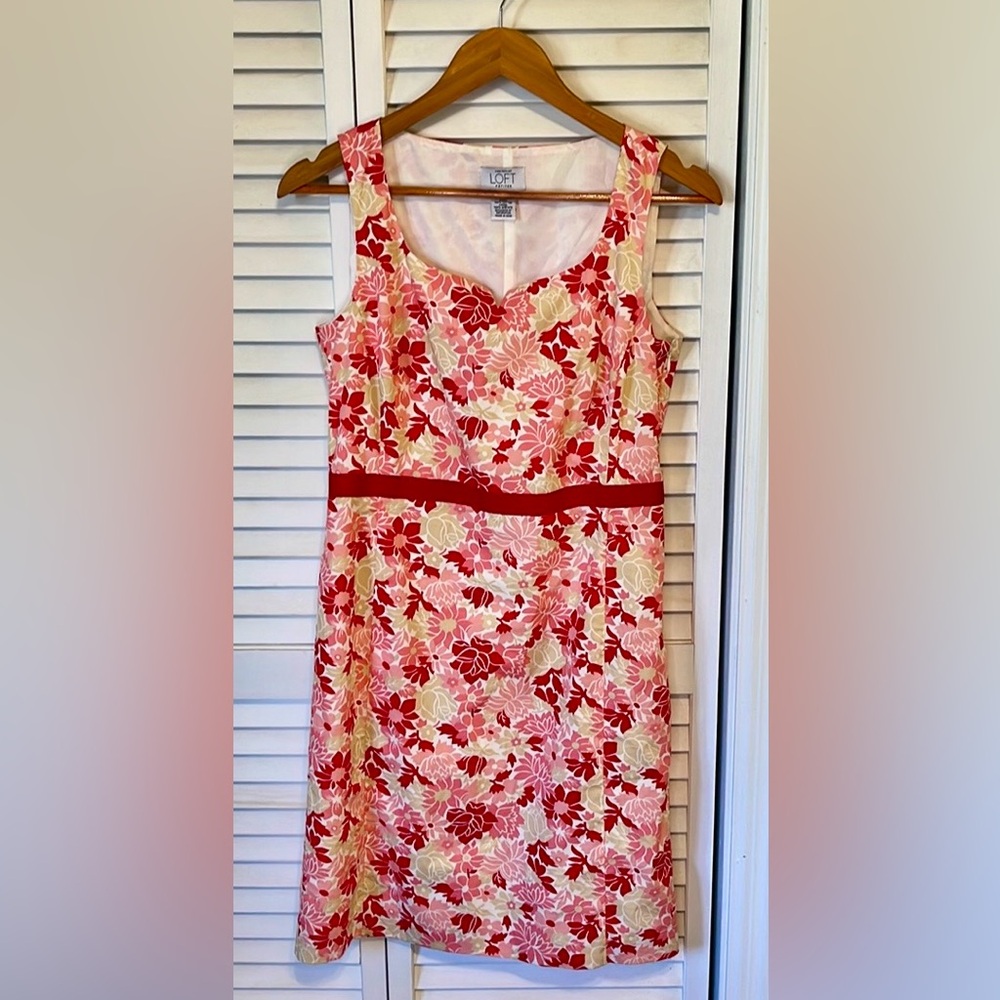 Loft Pink Floral Dress Size 6 - petite